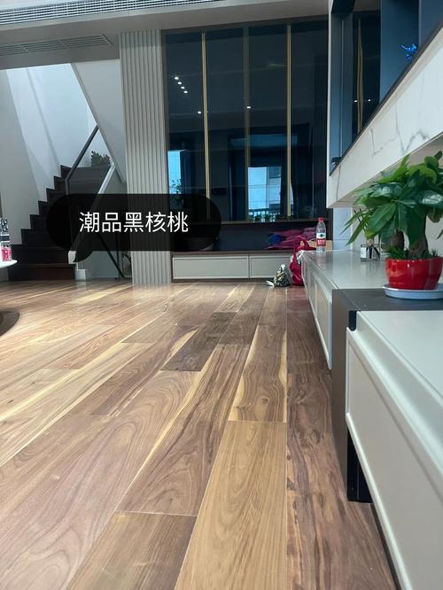 新房装修提角线用木头的好还是用磁砖的好，装修前准备什么木材最好呢。 新房装修提角线用木头的好还是用磁砖的好，装修前准备什么木材最好呢。 二手房