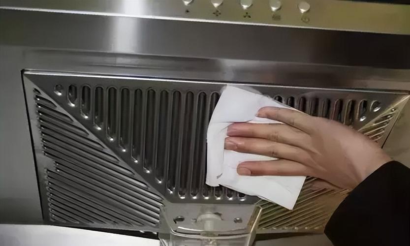 大家都知道油烟机是用什么清洗的吗，装修完打扫准备什么物品。 大家都知道油烟机是用什么清洗的吗，装修完打扫准备什么物品。 买房须知
