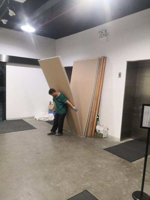 装修搬运流程,装修工人回家要准备什么东西。 家居设计 装修搬运流程,装修工人回家要准备什么东西。 装修搬运流程,装修工人回家要准备什么东西。 家居设计