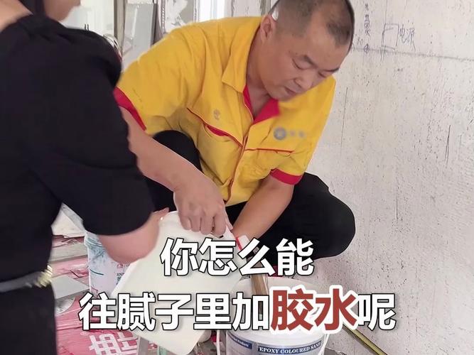 家里装修时，内墙用腻子粉好还是用老粉和胶水好？为什么，装修家里准备什么胶水好呢。 家里装修时，内墙用腻子粉好还是用老粉和胶水好？为什么，装修家里准备什么胶水好呢。 二手房