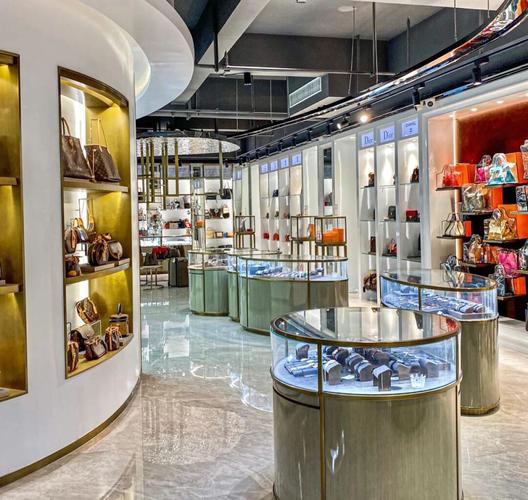 复古奢华,时光里的精致品味_探析复古奢侈品店面装修效果图 家居装饰 复古奢华,时光里的精致品味_探析复古奢侈品店面装修效果图 复古奢华,时光里的精致品味_探析复古奢侈品店面装修效果图 家居装饰