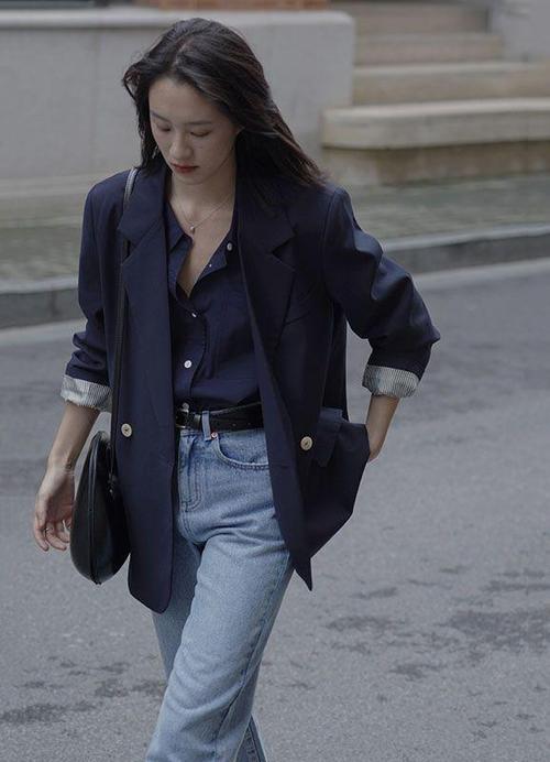 中长款西装与牛仔裤的完美搭配,时尚与舒适的完美融合 家居设计 中长款西装与牛仔裤的完美搭配,时尚与舒适的完美融合 中长款西装与牛仔裤的完美搭配,时尚与舒适的完美融合 家居设计