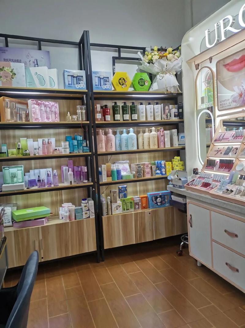 化妆品店装修,价格亲民，品质保障 化妆品店装修,价格亲民，品质保障 家居装饰