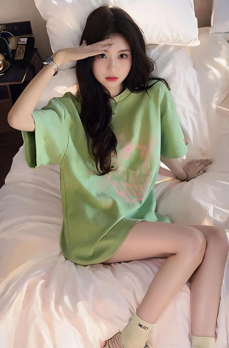 夏日魅力尽现，新款女款修身T恤引领时尚潮流 夏日魅力尽现，新款女款修身T恤引领时尚潮流 装修知识