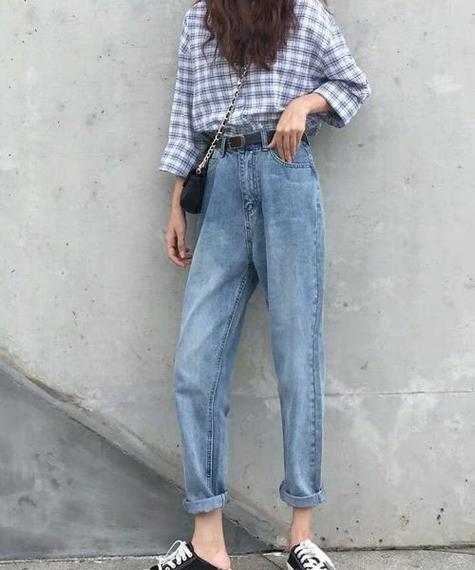 女装修身秋款上衣搭配,牛仔裤与休闲裤的时尚碰撞 买房须知 女装修身秋款上衣搭配,牛仔裤与休闲裤的时尚碰撞 女装修身秋款上衣搭配,牛仔裤与休闲裤的时尚碰撞 买房须知