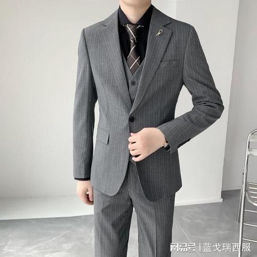 盖屁股灰色中长款西装修身版,时尚与舒适的完美结合 盖屁股灰色中长款西装修身版,时尚与舒适的完美结合 家居设计