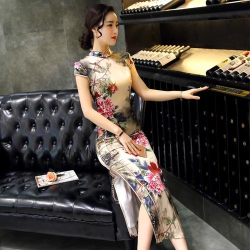 莫带儿女式长款旗袍,演绎东方女性的独特韵味 二手房 莫带儿女式长款旗袍,演绎东方女性的独特韵味 莫带儿女式长款旗袍,演绎东方女性的独特韵味 二手房